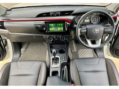 Toyota Hilux Revo Smart Cab 2.4 E Prerunner TRD Sportivo เกียร์ออโต้ ปี 2017 รูปที่ 8